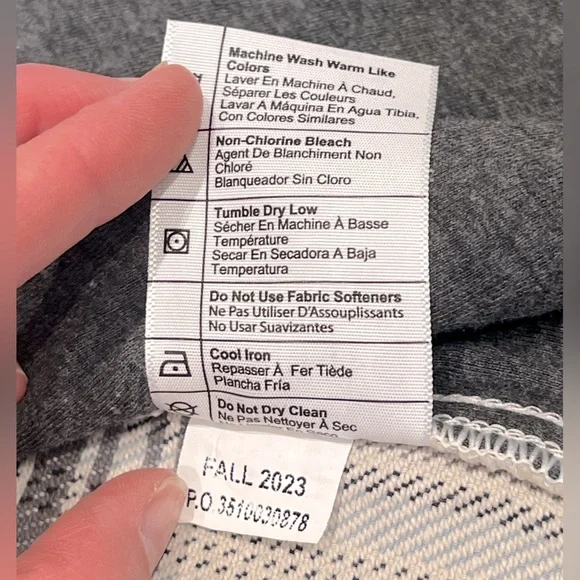 Carhartt Women’s Loose Fit Twill Long Sleeve Shirt Jacket - Blue / Gray, Size L - Picture 11 of 15